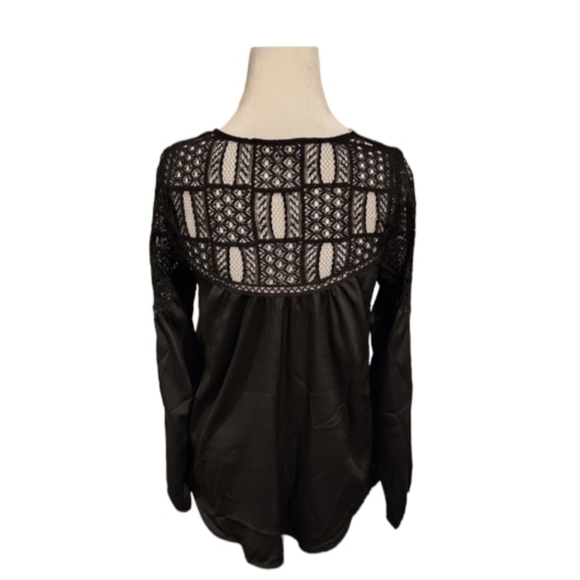 COPY - Abercrombie and Fitch Boho Top Black - Picture 3 of 5